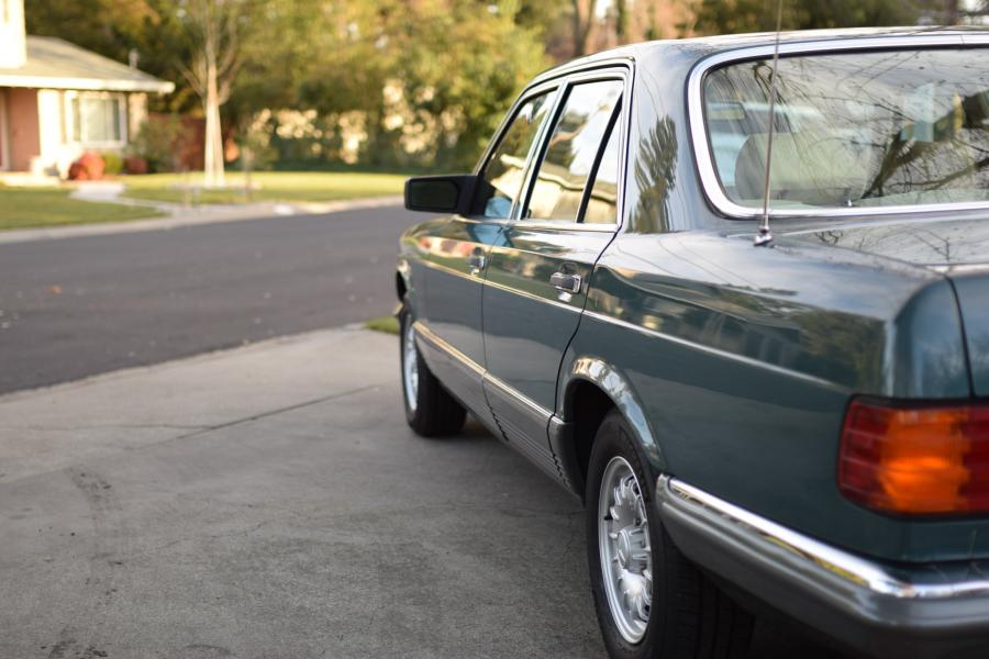 Детали экстерьера Mercedes-Benz 280 SE (W126) 1983 года  (EU) (фото 30 из 62)